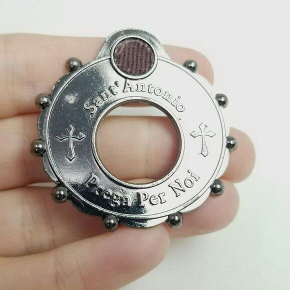 Vintage Saint Anthony Pray For Us Medallion, with Scrap of Fabric Relic - Picture 1 of 6